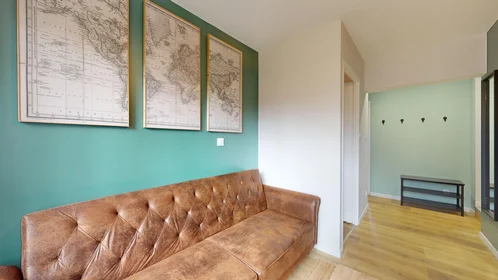 Quarto privado em 92 Rue de Blanzat, imagem 2 de 16