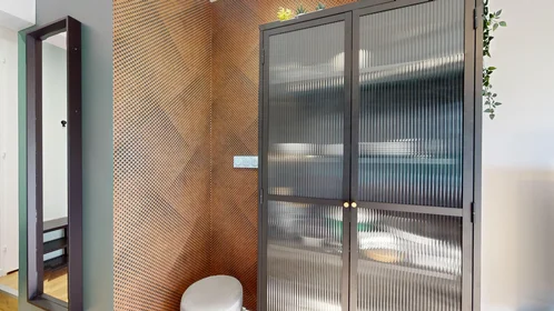 Quarto privado em 92 Rue de Blanzat, imagem 3 de 16
