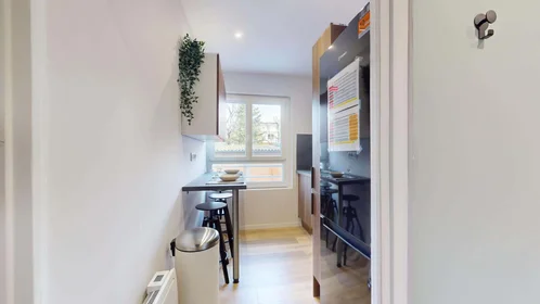 Private room at 92 Rue de Blanzat, 63100 Clermont-Ferrand, France, image 12 of 16