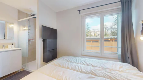 Private room at 92 Rue de Blanzat, 63100 Clermont-Ferrand, France, image 5 of 15
