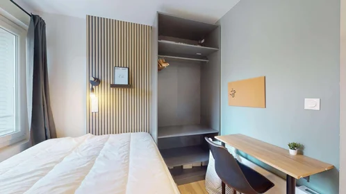 Private room at 92 Rue de Blanzat, 63100 Clermont-Ferrand, France, image 7 of 15