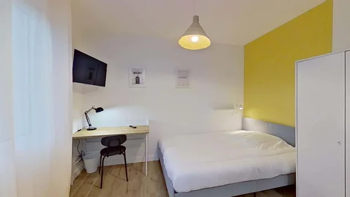 Quarto privado em 32 Rue Anatole France, 29200 Brest, France, imagem 12 de 24