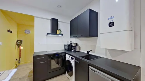 Quarto privado em 32 Rue Anatole France, 29200 Brest, France, imagem 20 de 24