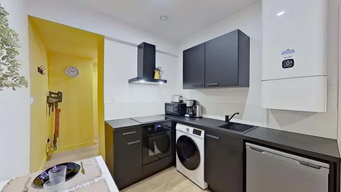 Quarto privado em 32 Rue Anatole France, 29200 Brest, France, imagem 21 de 24