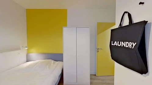 Quarto privado em 32 Rue Anatole France, 29200 Brest, France, imagem 8 de 24