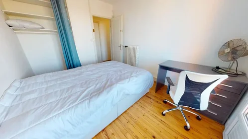 私人房间 在 Avenue des Mazades, Minimes-Barriere de Paris, 10的图像1