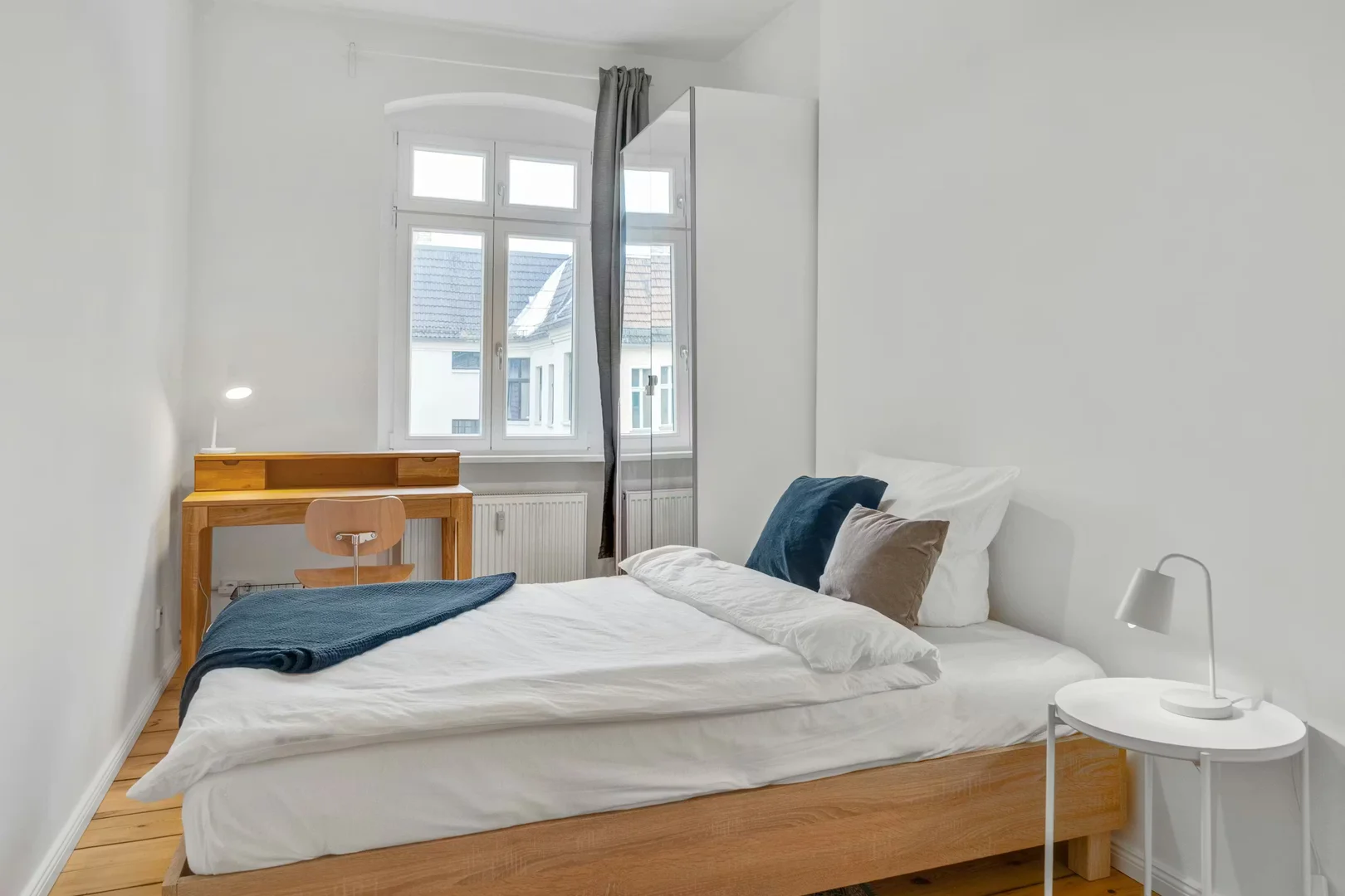 位于的学生公寓，配有学习区域和共用设施