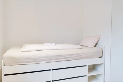 Zimmer mit Doppelbett zu vermieten Innsbruck