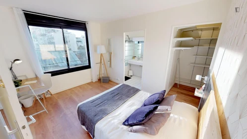 Quarto para alugar num apartamento partilhado em boulogne-billancourt