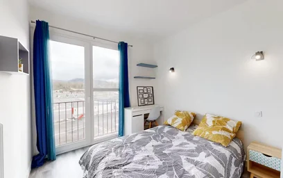 Alquiler de habitación en piso compartido en {area}