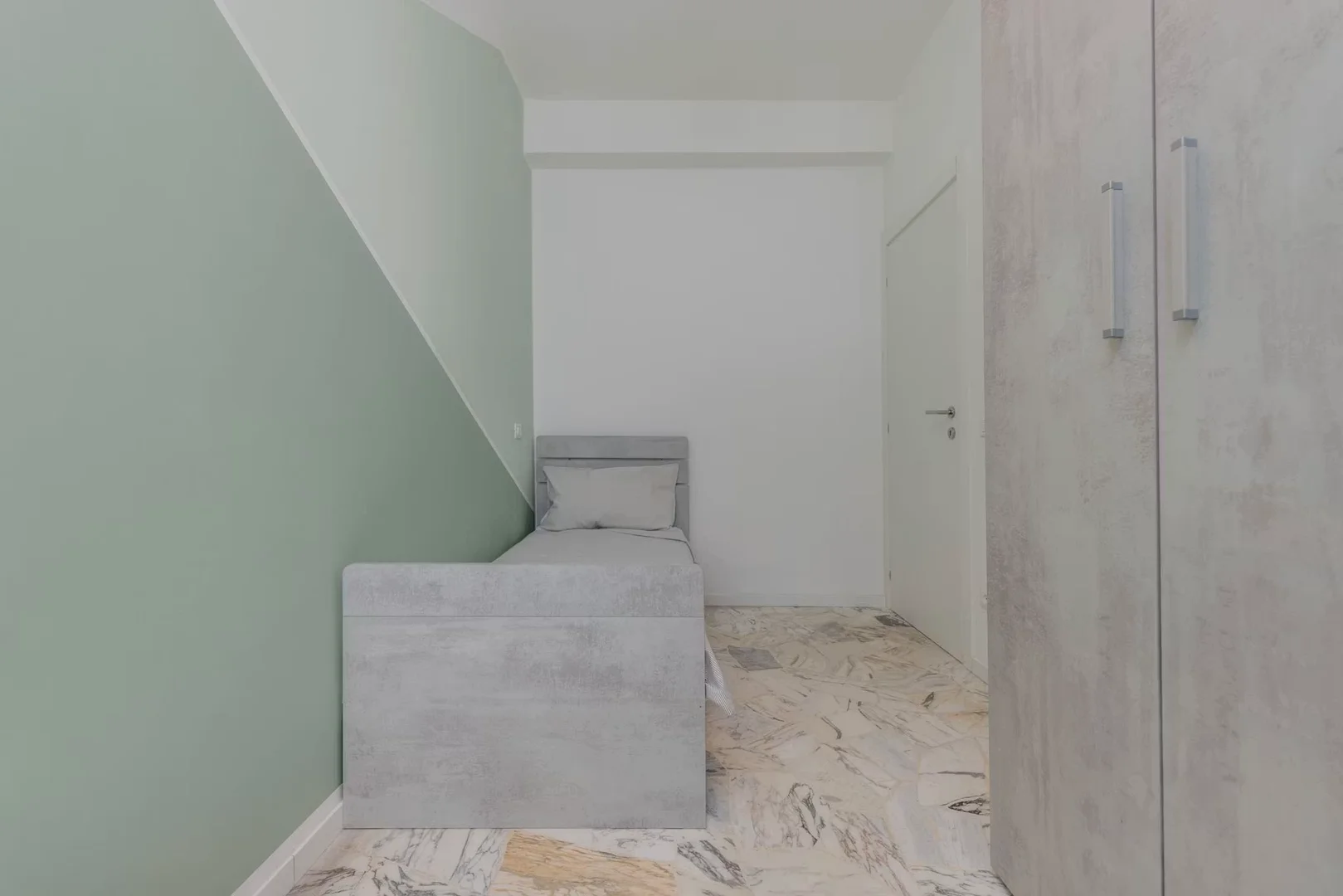 Quarto acolhedor para estudantes disponível em