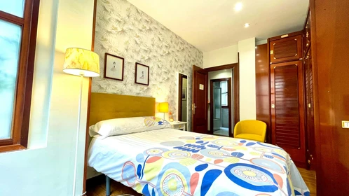 Bilbao de çift kişilik yataklı kiralık oda