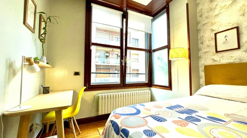 Stanza in affitto in appartamento condiviso a Bilbao