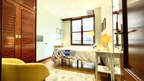 Bilbao de çift kişilik yataklı kiralık oda