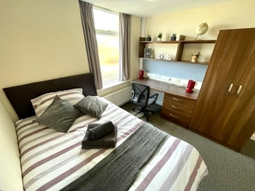 Quarto para alugar com cama de casal em birmingham