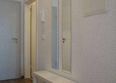 Alojamento com 3 quartos em Magdeburg