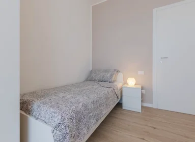 Habitación privada en Via Tirana, , imagen 3 de 10