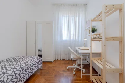 Chambre privée à Via Teofilo Folengo, , image 1 de 10