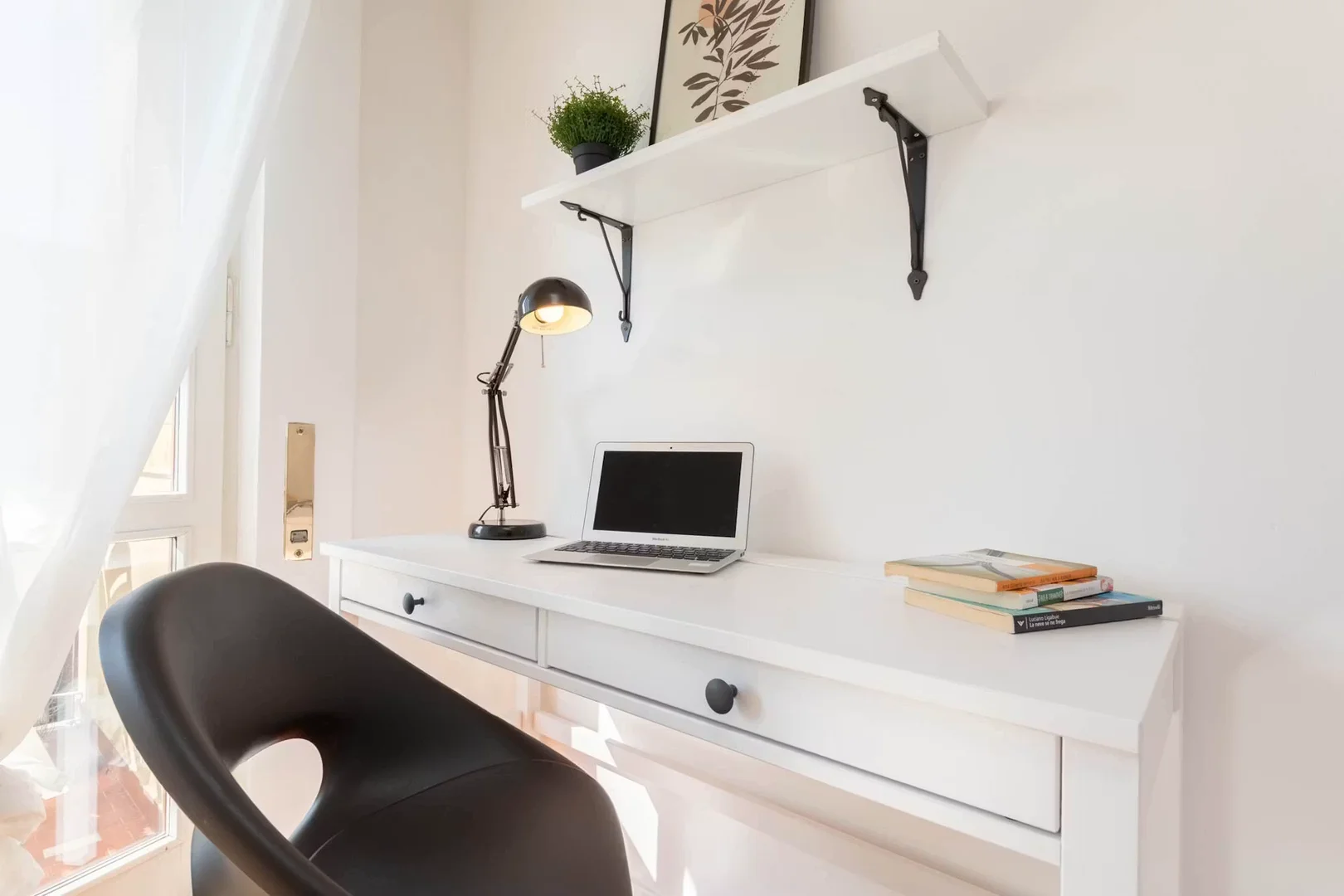 Budget-friendly student room close to campus in 