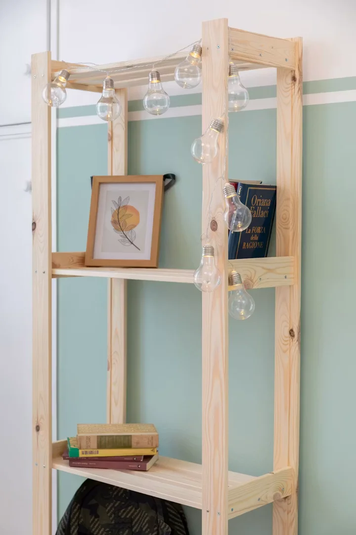 Funktionelles Studentenzimmer perfekt zum Studieren in