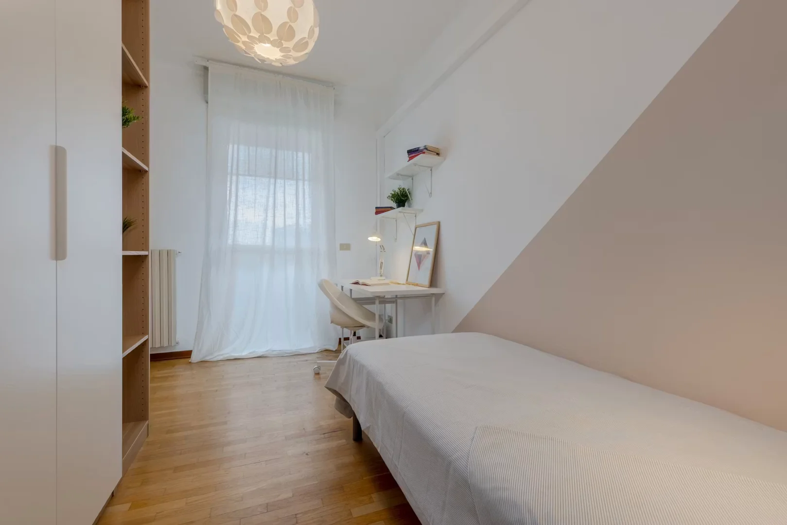 Comfortable and spacious student room in