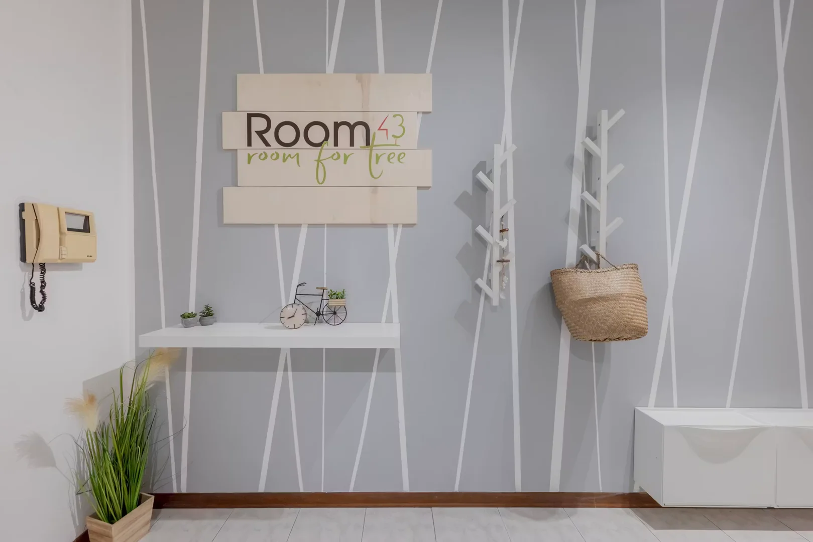 Functional student room perfect for studying in
