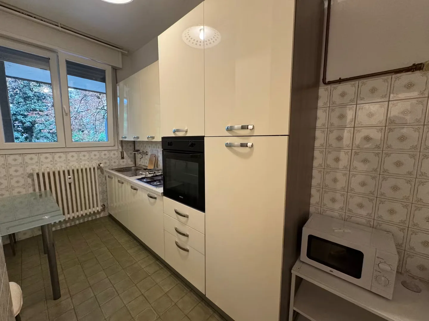 Budget-friendly student room close to campus in 