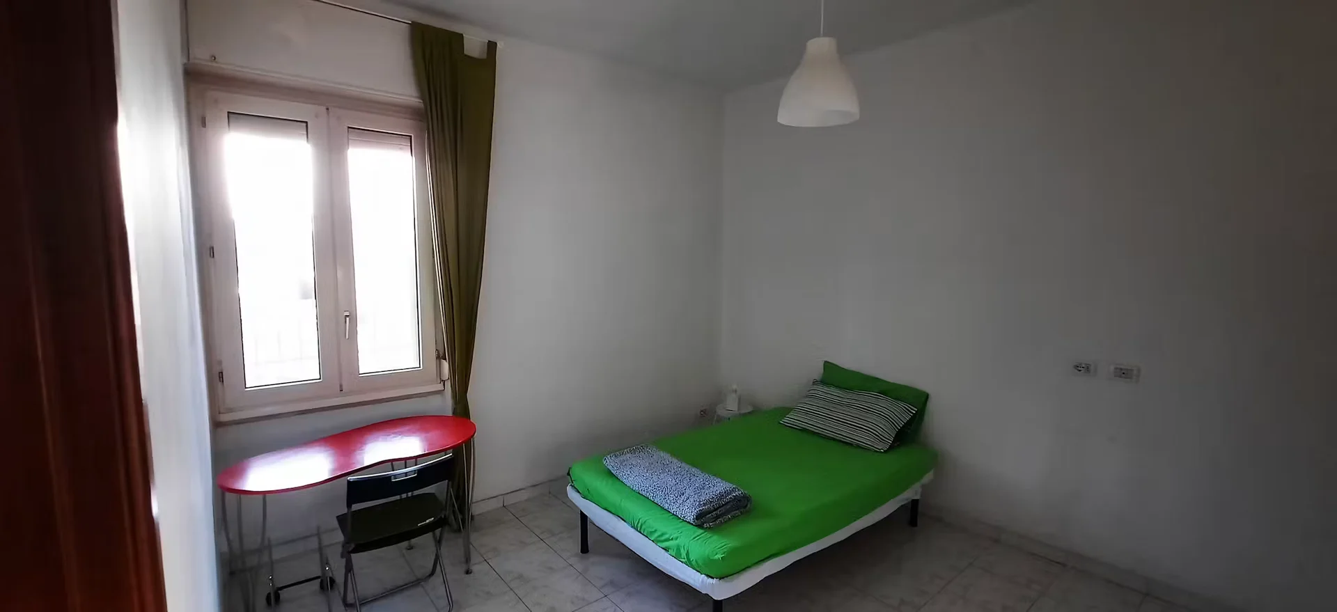 Economical student room with convenient location in 