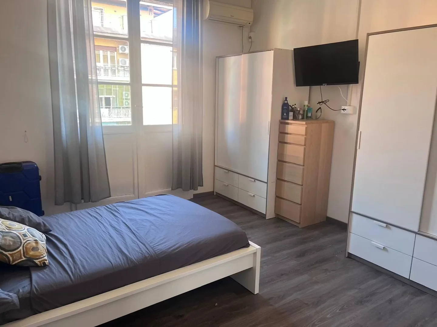 Habitación para estudiantes en  con área de estudio y facilidades compartidas