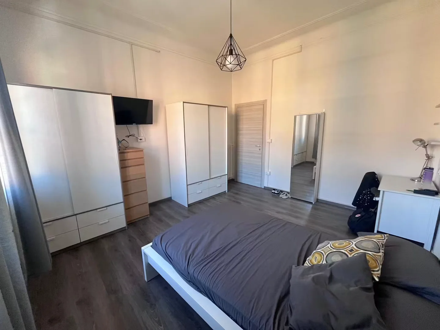 Habitación acogedora para estudiantes disponible en 