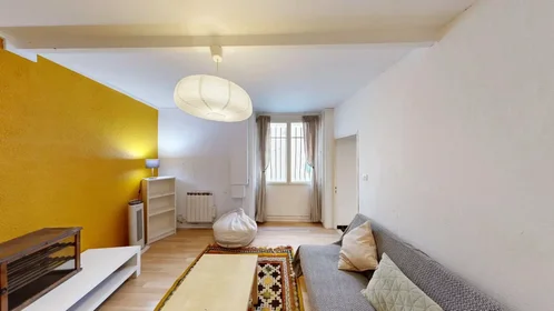 Dairenin tamamı konumu Rue Saint-Guillaume, Centre Ville, 2 10 görüntüsü