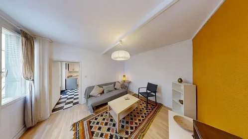 Dairenin tamamı konumu Rue Saint-Guillaume, Centre Ville, 4 10 görüntüsü