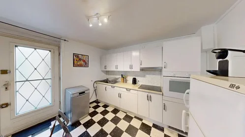 Dairenin tamamı konumu Rue Saint-Guillaume, Centre Ville, 5 10 görüntüsü