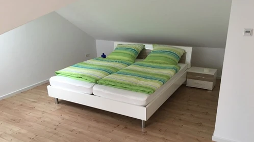Zimmer mit Doppelbett zu vermieten Leverkusen