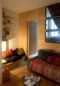 Apartamento moderno e brilhante em bordeaux