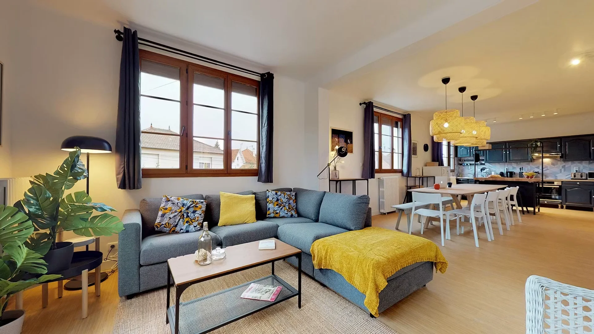 Student-friendly room in  with modern amenities