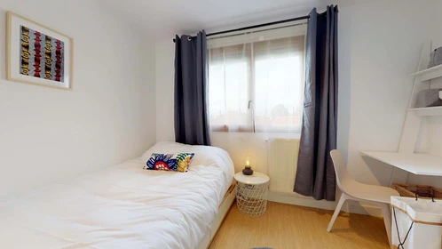 Quarto para alugar num apartamento partilhado em Noisy-le-grand