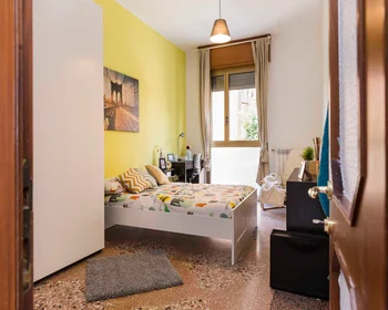 Private room at Viale Giovanni Vicini, image 2 of 11