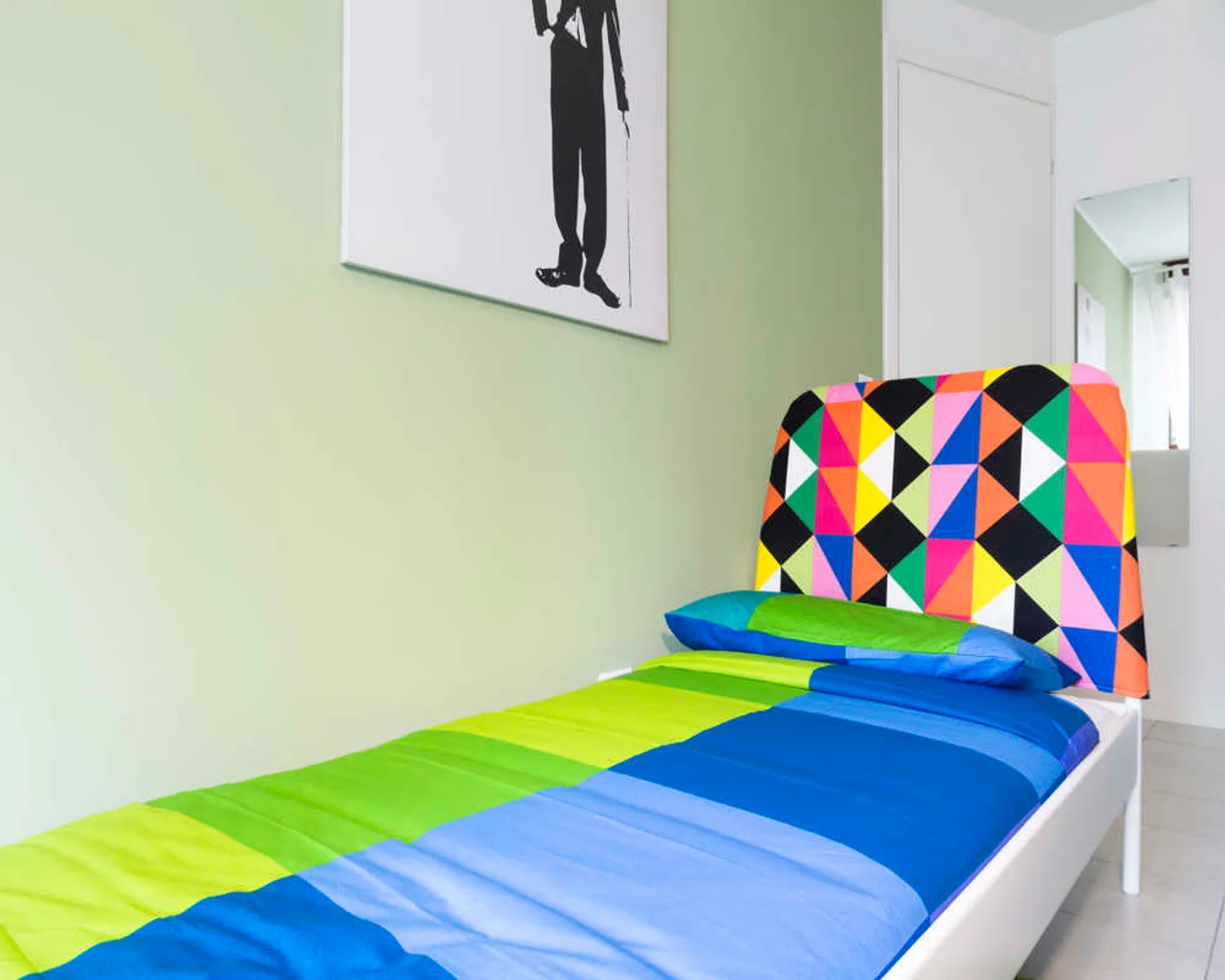 Cozy room for students available in 