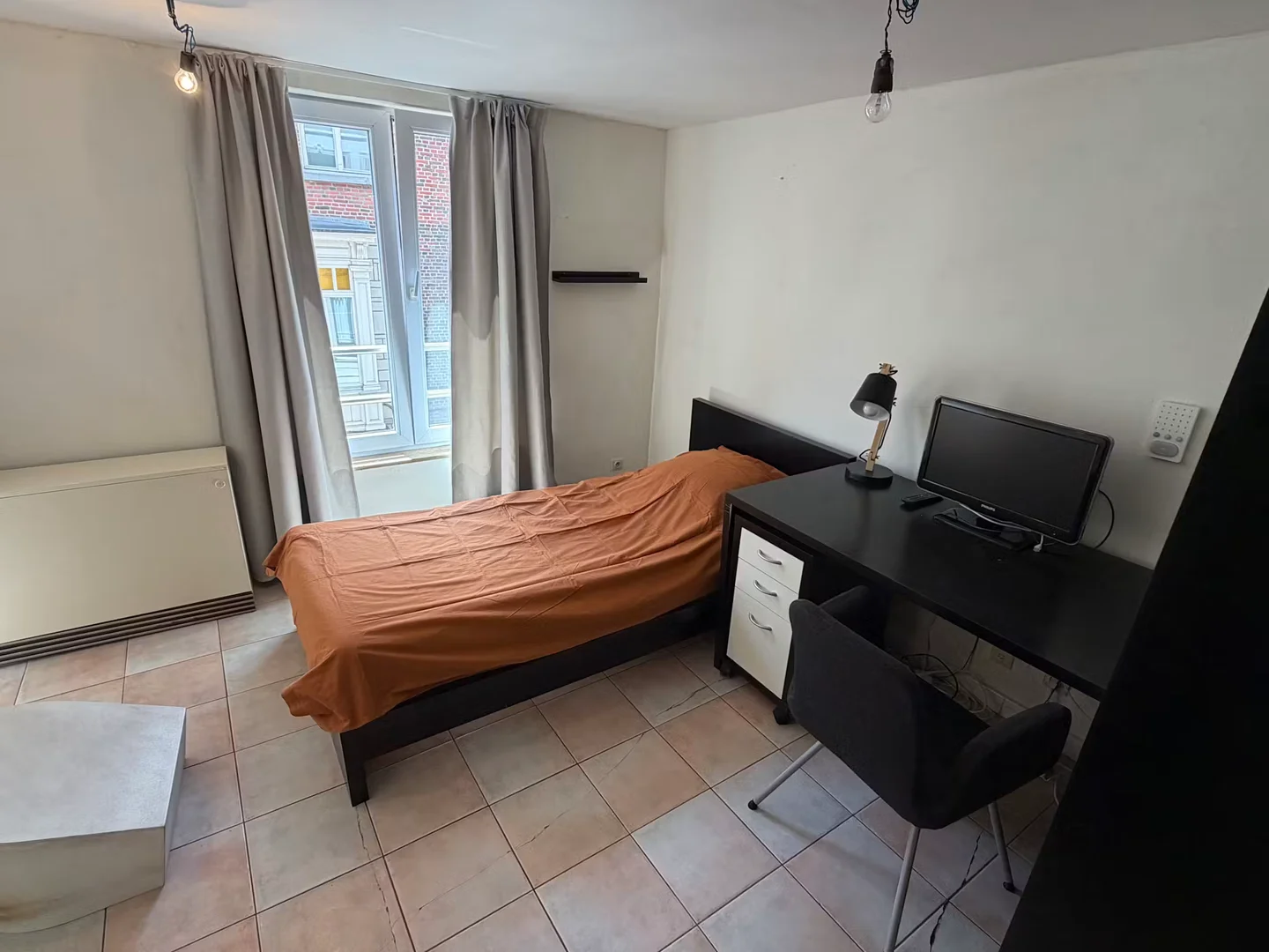 Annonciadenstraat, Elisabethbegijnhof-Papegaai