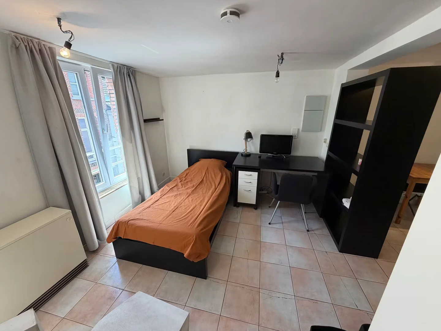 Annonciadenstraat, Elisabethbegijnhof-Papegaai