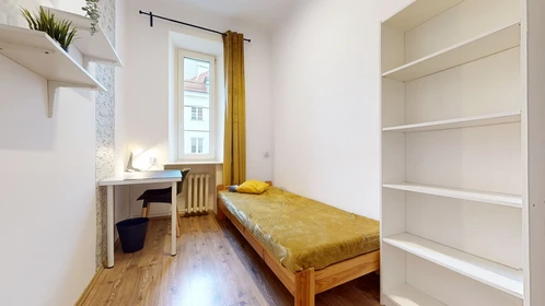 Quarto para alugar ao mês em Warszawa