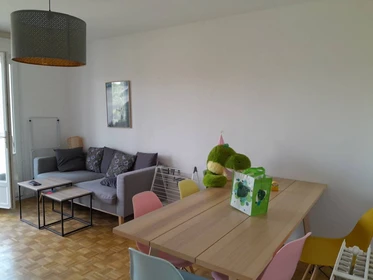 Cheap private room in Brest