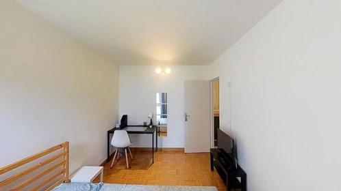 Cheap private room in Orléans