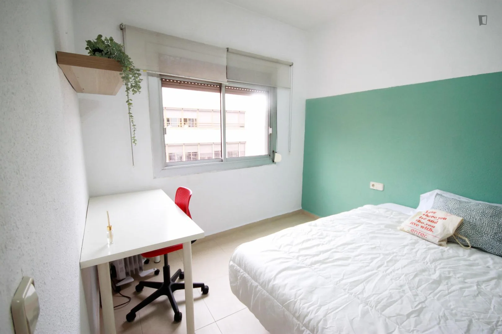 Camera accogliente per studenti disponibile a