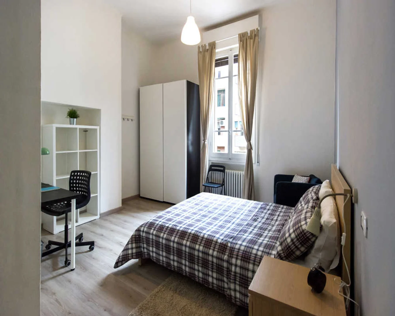 Quarto de estudante económico perto do campus em