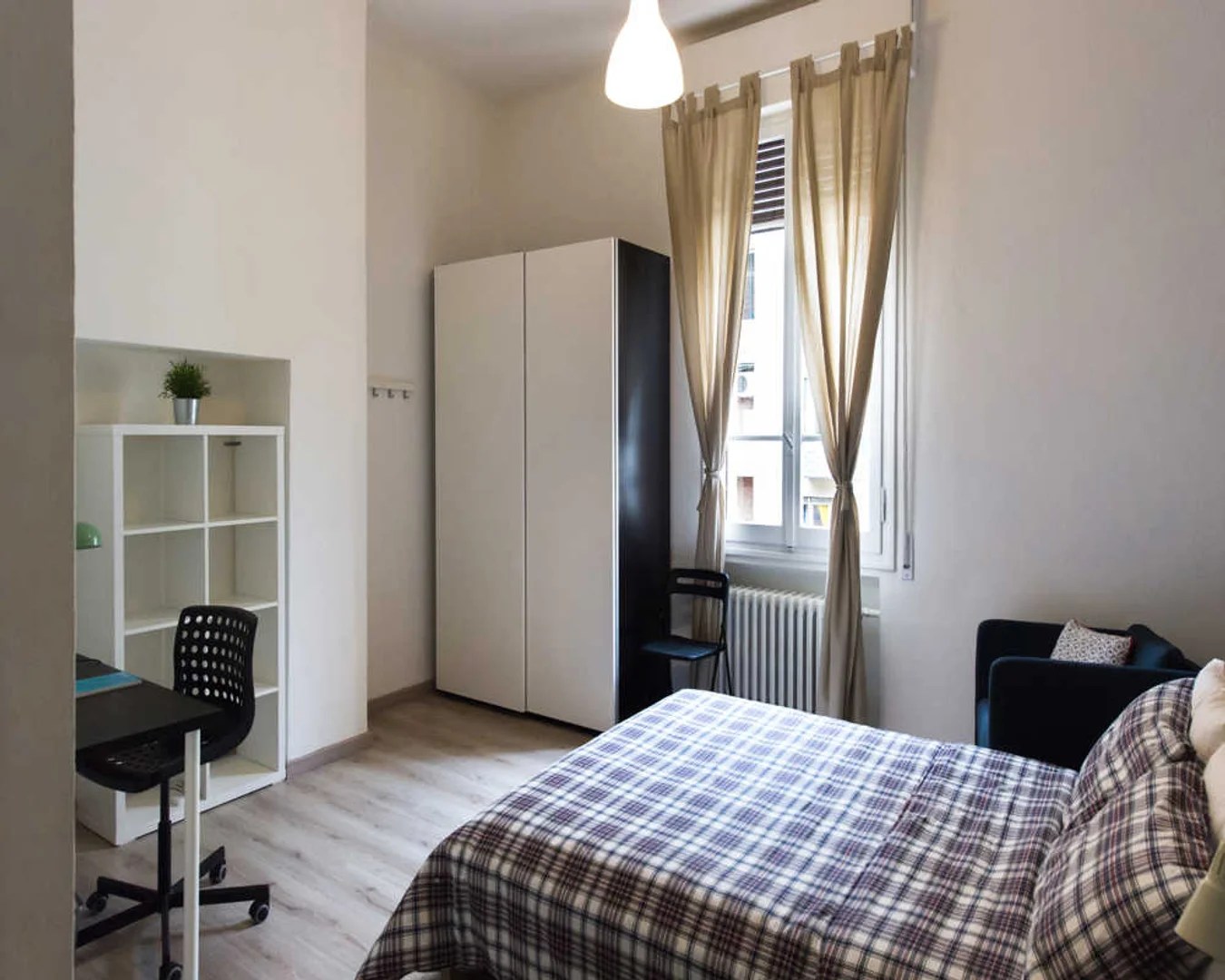 Quarto amigo do estudante em com comodidades modernas