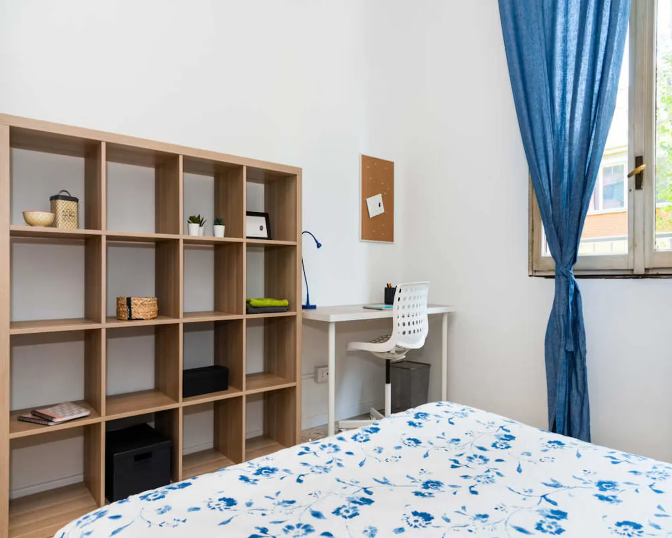 Chambre d'étudiant économique avec emplacement pratique dans