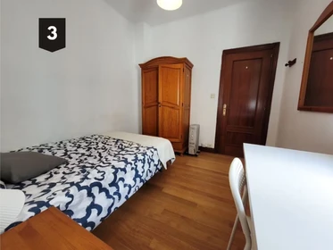 Bilbao de ortak bir dairede kiralık oda