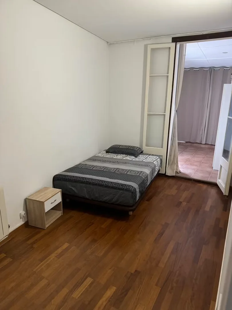 Quarto acolhedor para estudantes disponível em 